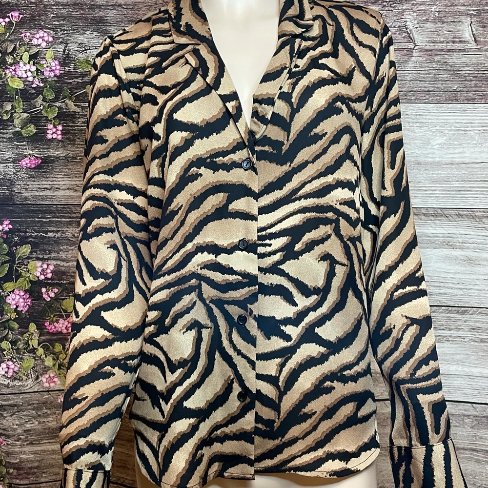 Collared Button Up Long Sleeve Top